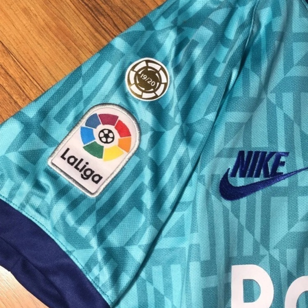 Barcelona 19/20 Antoine Griezmann jersey - Picture 4 of 7